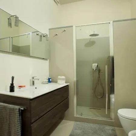 Apartment Charming In Parma/ Teatro Regio / Wifi